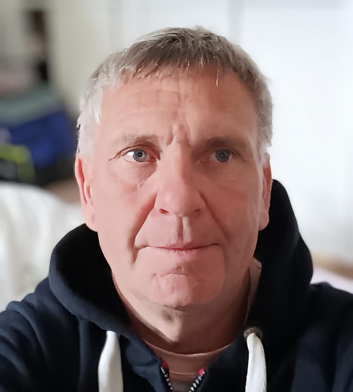 Benoît  61 ans Charleville Mézières