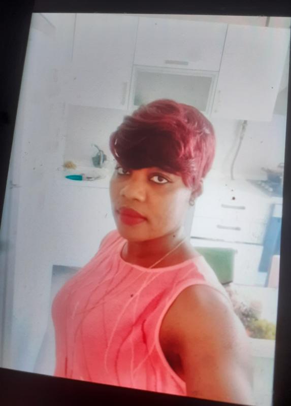 EMMA  35 ans paris 12eme arrondissement