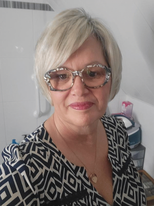 Nathalie  60 ans Aubusson