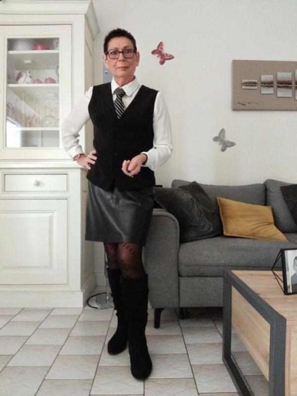 Martine  66 ans Le Mans