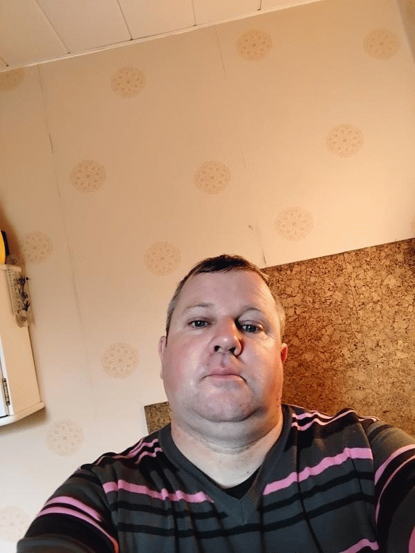 Hugues  46 ans Nantes