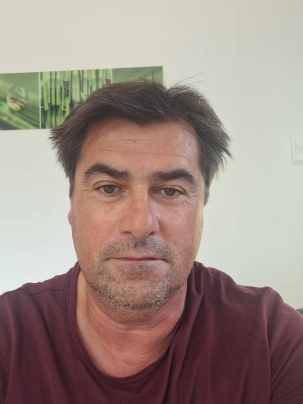 marllo 53 ans Aubagne