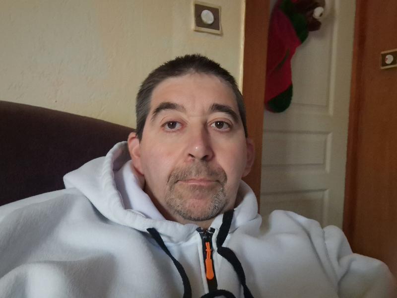 Micka 47 ans Ailly le Haut Clocher