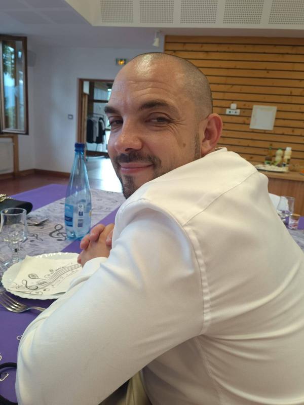 Aurélienb 36 ans Vétraz Monthoux