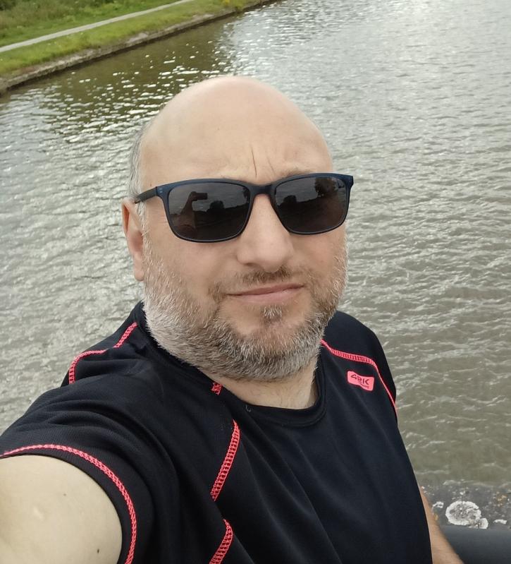 Jonathan 39 ans Saint Martin au Laërt