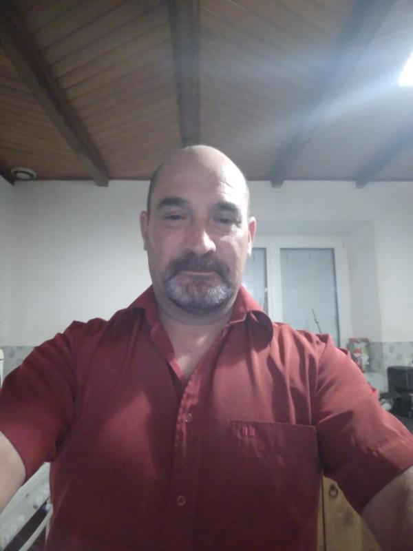 Pierre  46 ans Matignon