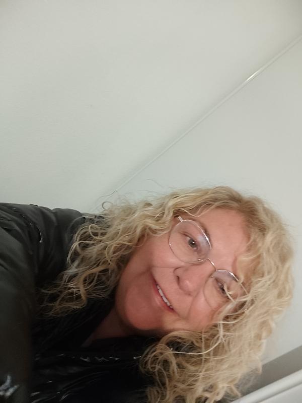 Nathalie  57 ans Château Gombert