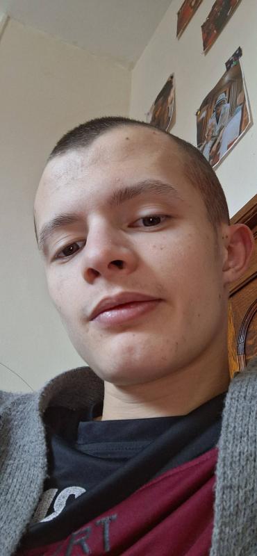 Nicolas 18 ans Tergnier