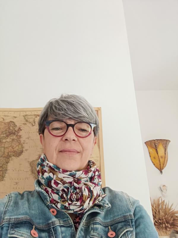 Sandrine  54 ans Geaune