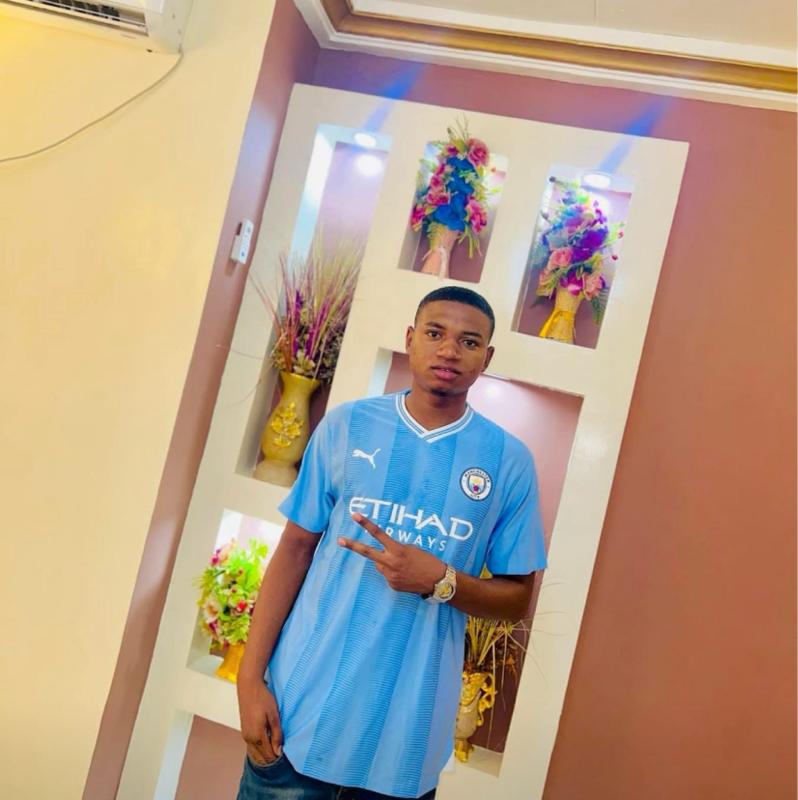 Boris 18 ans Coutances