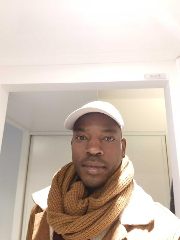 Arouna 42 ans lyon 8eme arrondissement