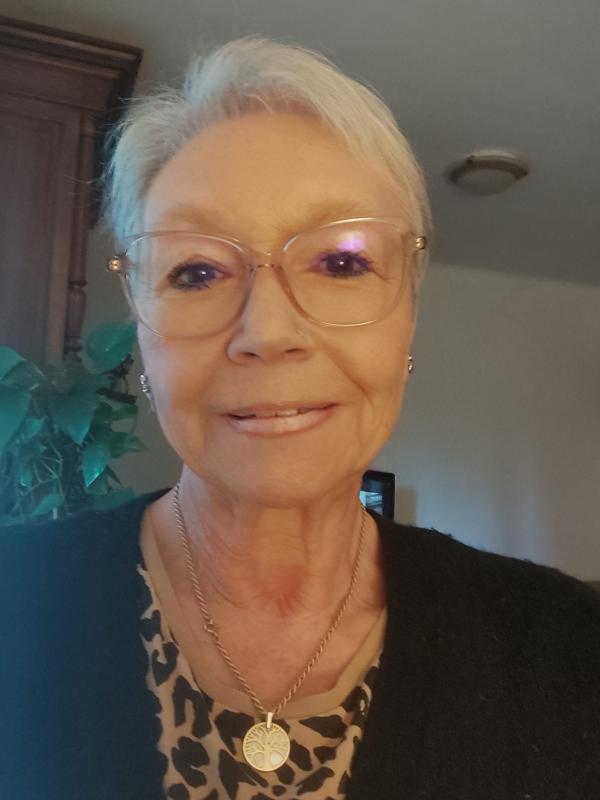 Evelyne 69 ans Espéraza