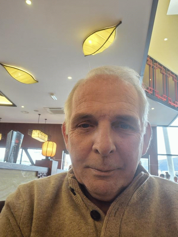 Alain 61 ans Vannes
