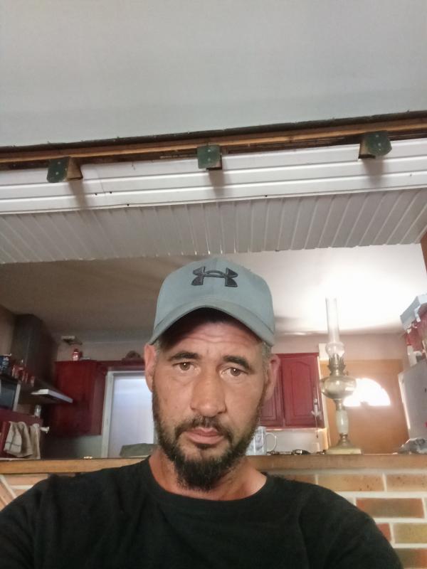 Eddy 46 ans Les Grands Chézeaux