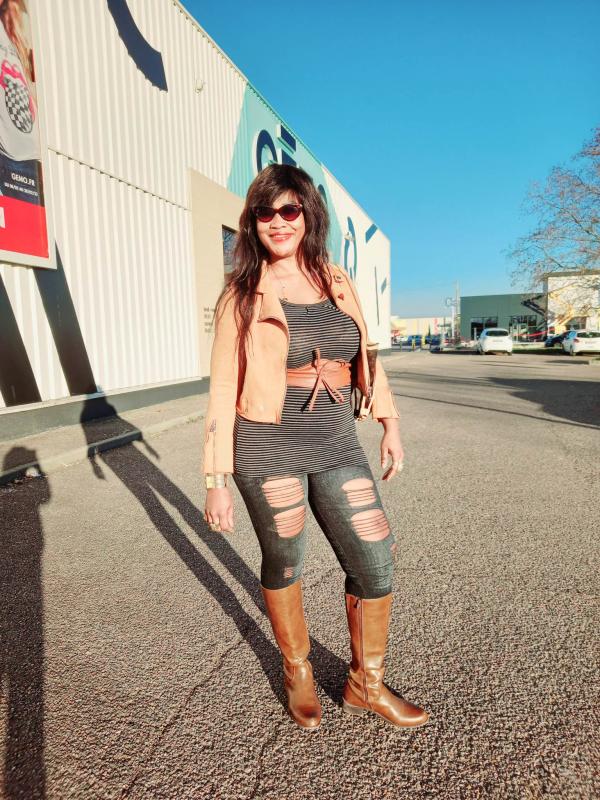 Yollande  48 ans Roanne