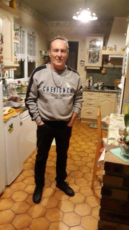 yann 62 ans Arpajon