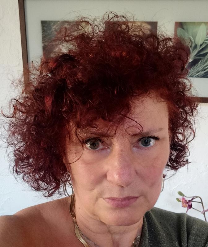 Lilou  61 ans Montfermeil