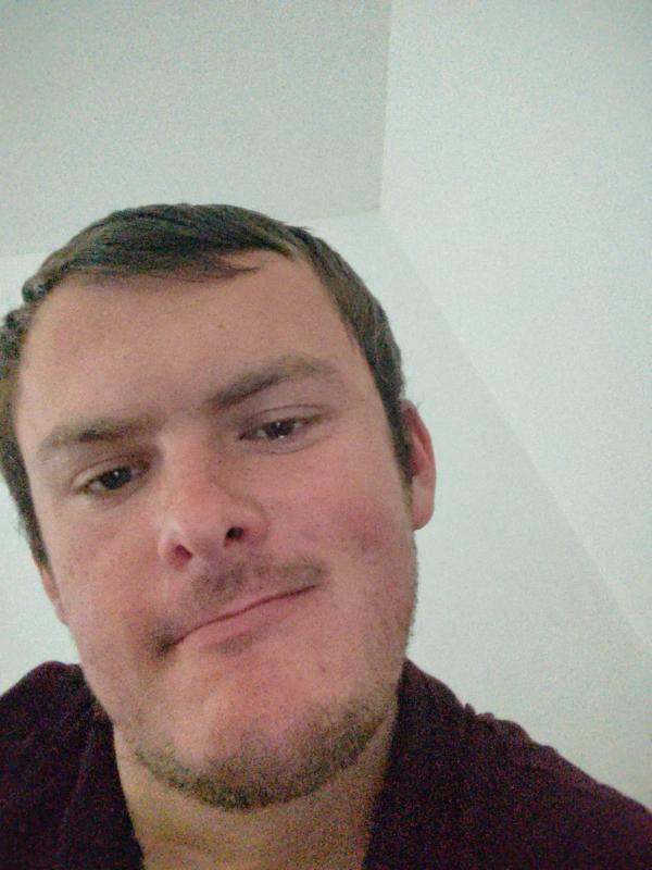 emilobg 23 ans Bray la Campagne