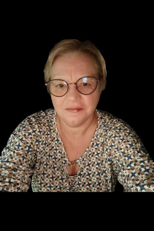 laura 57 ans Saint Malo