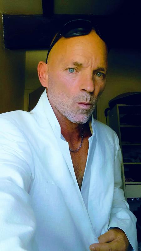 Guy Romuald 58 ans Bédoin