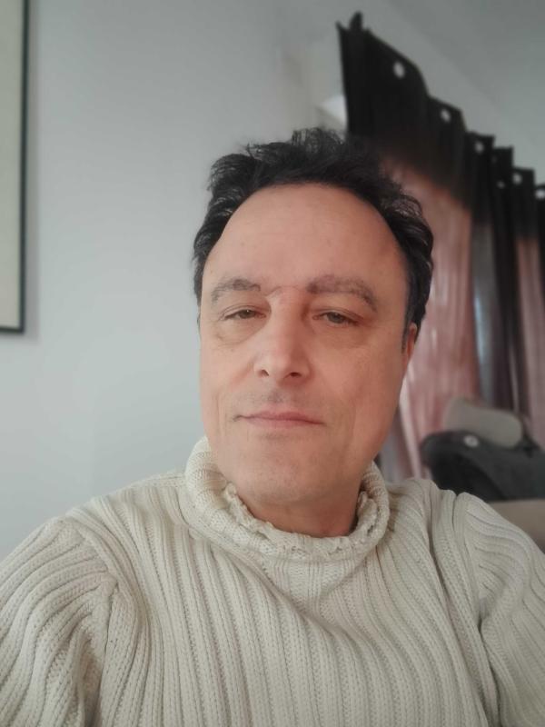 Alexandre  55 ans Alfortville