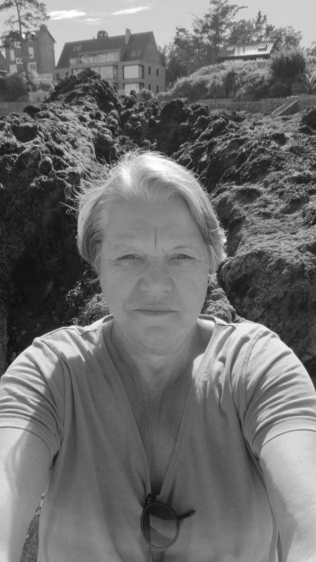 Laura 57 ans Saint Malo