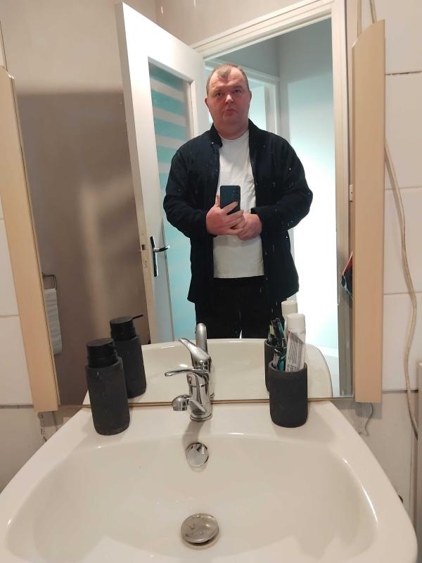 freddy 44 ans Carentan