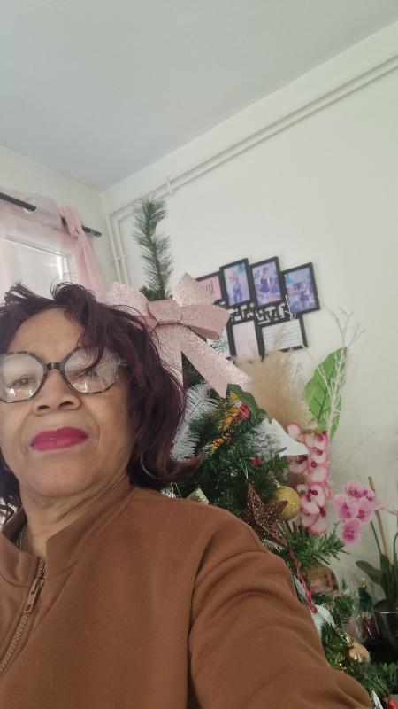 Flo 56 ans Almont les Junies