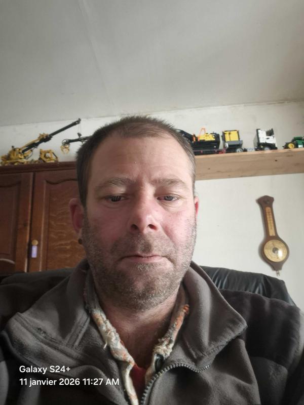 Alexandre 44 ans Lavans lès Saint Claude