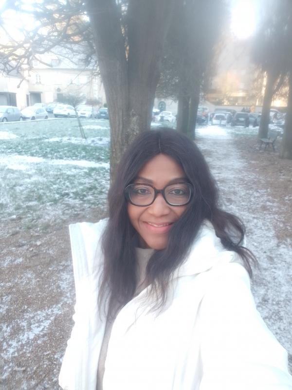 Sarah 45 ans Le Perray en Yvelines