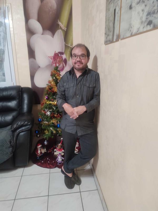 Anthony  41 ans Morieux