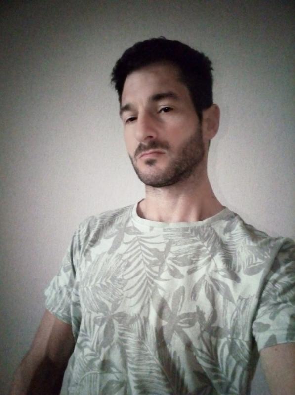 Akénonn 37 ans Écuras