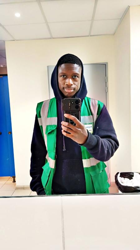 Johnny 38 ans Évreux