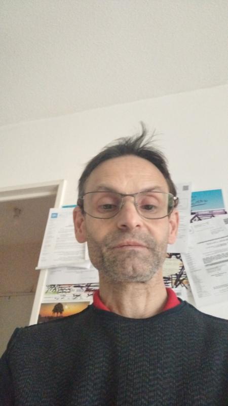 Franck  54 ans Ferney Voltaire
