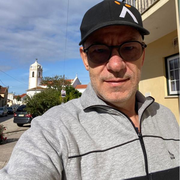 charles 57 ans Grenoble