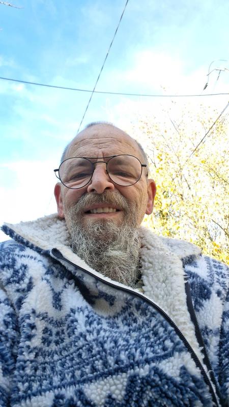 stephane 61 ans Neuvy Deux Clochers