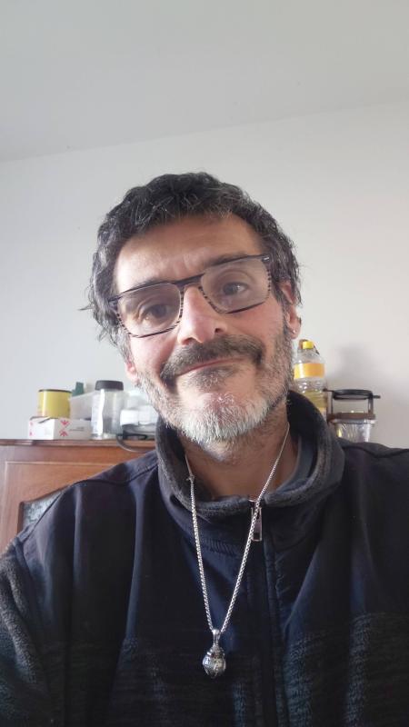 kira 52 ans Le Mesnil en Vallée