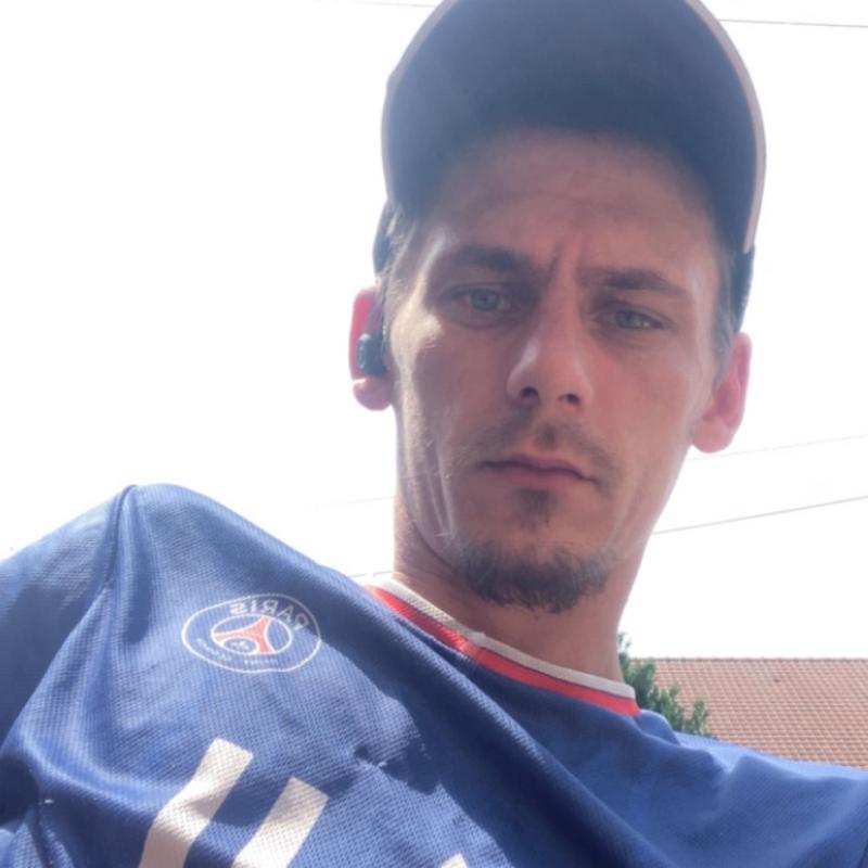mehdi 32 ans Auchel