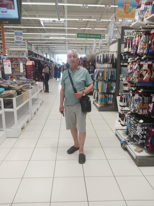 Malik 73 ans Nantes