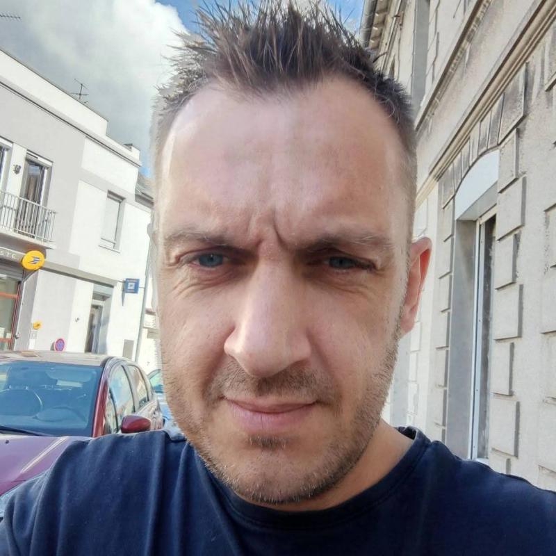 Vincent 44 ans Trépied