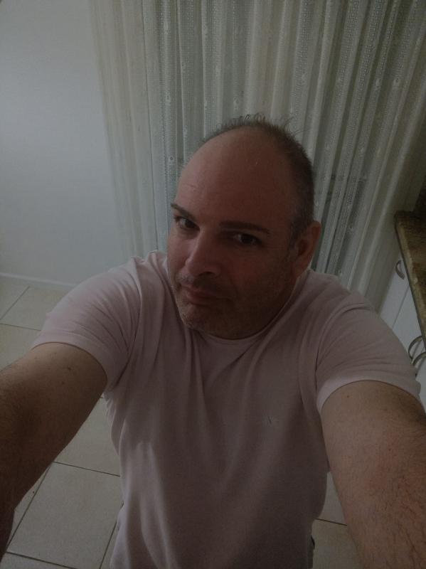 Manu  49 ans Corbeil Essonnes