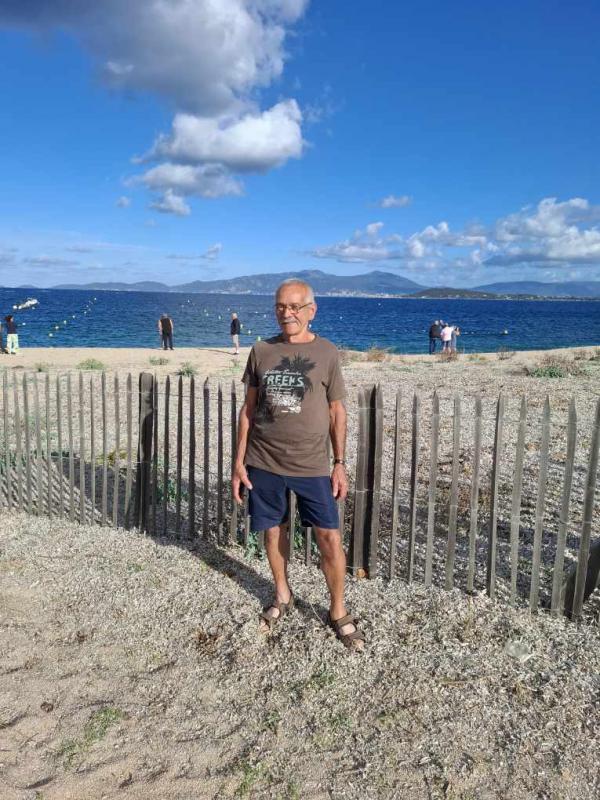 Jean Louis  71 ans Mazeyrat d'Allier