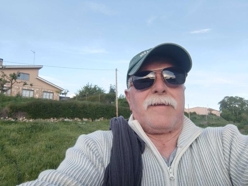 Manouel  62 ans Villesequelande