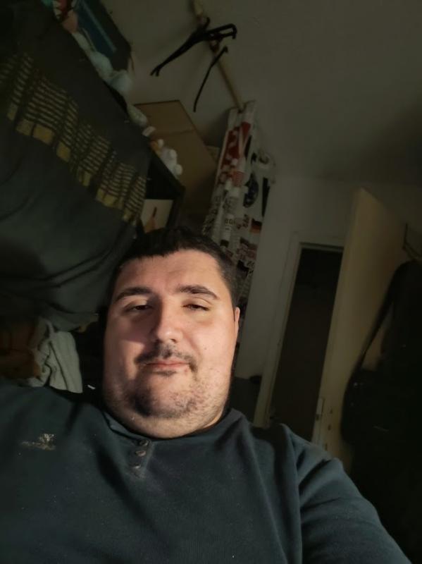 alexandre 25 ans Grenoble