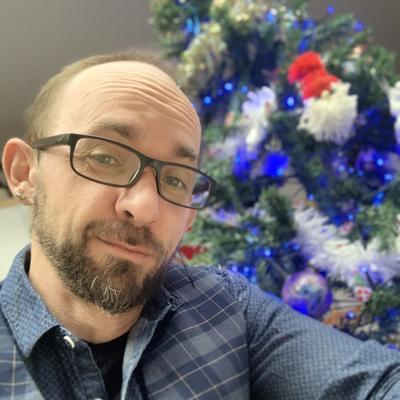 Ed Butcher 43 ans Arsy