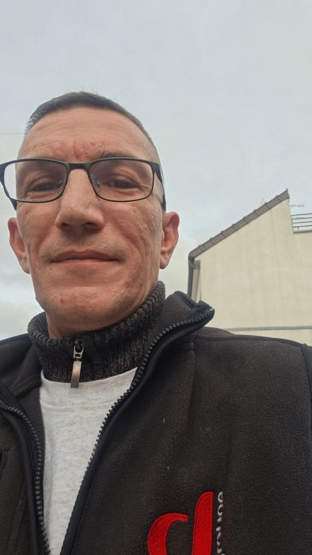 Cyril 49 ans Achères