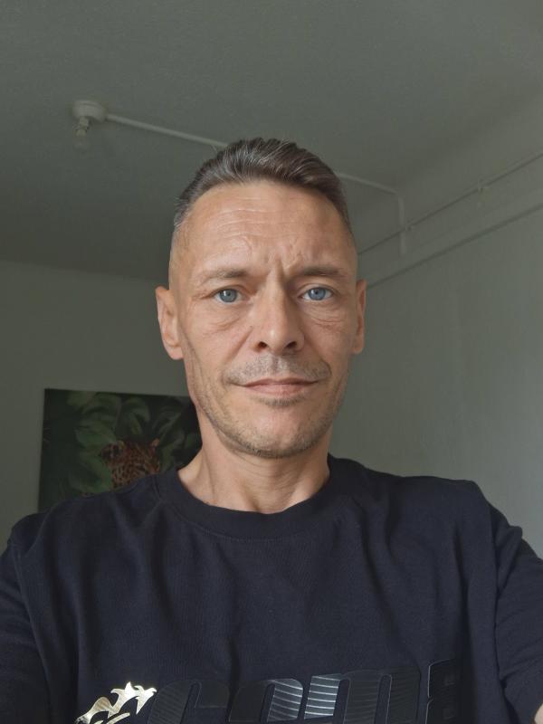 Raphaël 45 ans Toulon