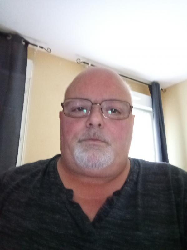 Michael  54 ans Évreux