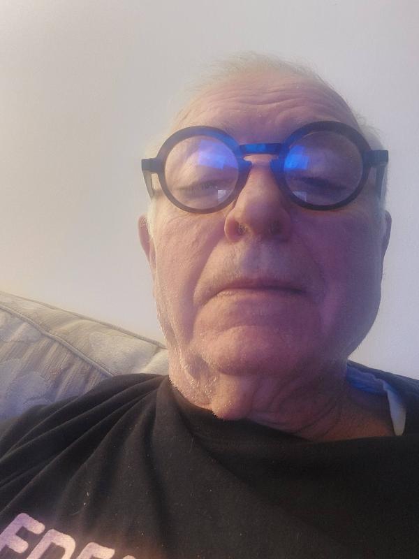 Adrien 16 69 ans Angoulême