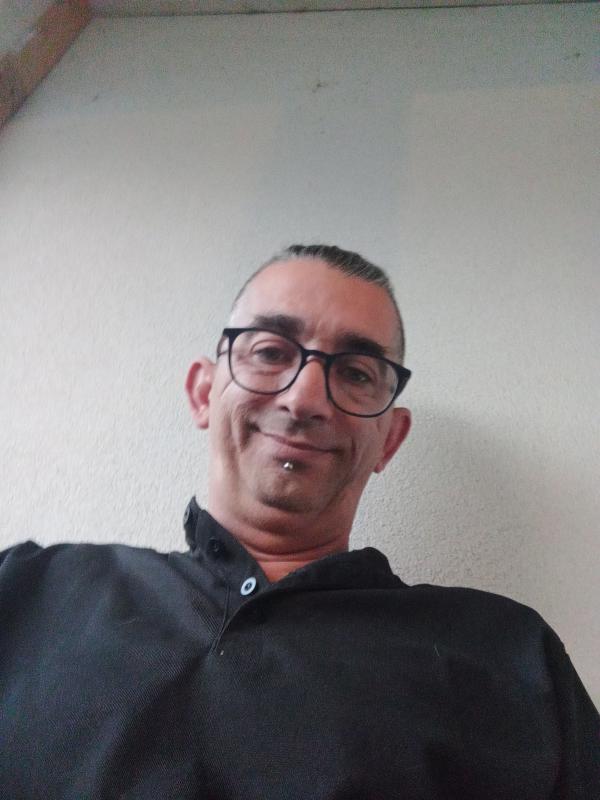 Anthony  44 ans Le Mans